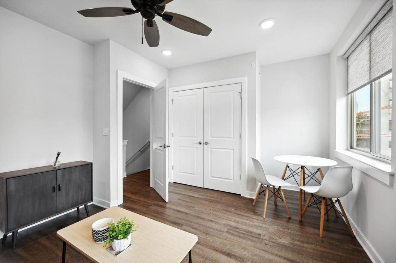 Luxurious With Rooftop And Parking Near * Philadelphia